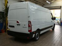 USED 2020 70 RENAULT MASTER 2.3 dCi ENERGY 35 Business Panel Van 4dr Diesel Manual FWD LWB Medium Roof Euro 6 (s/s) (150 bhp) SAT NAV REAR VIEW CAMERA CAMERA PARKING SENSORS LOADING RAMP PLYLINED 1 OWNER SERVICE HISTORY WARRANTY