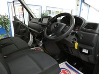 USED 2020 70 RENAULT MASTER 2.3 dCi ENERGY 35 Business Panel Van 4dr Diesel Manual FWD LWB Medium Roof Euro 6 (s/s) (150 bhp) SAT NAV REAR VIEW CAMERA CAMERA PARKING SENSORS LOADING RAMP PLYLINED 1 OWNER SERVICE HISTORY WARRANTY
