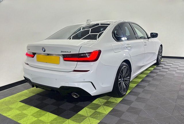 2019 BMW 3 SERIES - Photo 2