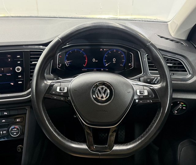 2019 VOLKSWAGEN T-ROC - Photo 10