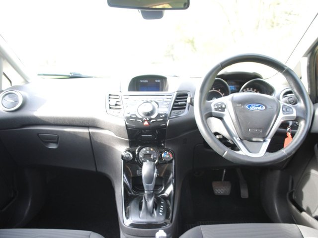 2013 62 FORD FIESTA 1.6 Titanium Hatchback 5dr Petrol Powershift Euro 5 (105 ps) - Photo 10