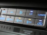 USED 2021 71 HYUNDAI KONA 64kWh Premium SUV 5dr Electric Auto (10.5kW Charger) (204 ps) SAT NAV HEATED SEATS REAR VIEW CAMERA CRUISE CONTROL PARKING SENSORS 1 OWNER EXCELLENT SERVICE HISTORY WARRANTY