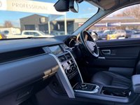 USED 2020 19 LAND ROVER DISCOVERY 3 2.7 TD V6 Station Wagon 5dr Diesel Automatic (5 Seats) (270 g/km, 190 bhp) A STUNNING ADDITION FINISHED IN FACTORY BLACK PAINT+JUST 2 FORMER KEEPERS+7 SEATER+SERVICE HISTORY+DIESEL+AUTOMATIC+ULEZ COMPLIANT+PRIVACY GLASS+FULL LEATHER INTERIOR+FULL PANORAMIC GLASS ROOF+SATELLITE NAVIGATION+PARK ASSIST+CLIMATE CONTROL+19 INCH ALLOY WHEELS+COST NEW &pound;45440 MAKING THIS USED VEHICLE AMAZING VALUE AT OUR LOW PRICE+1 FULL YEARS MOT PRIOR TO COLLECTION+CALL NOW TO ARRANGE A VIEWING+NOT TO BE MISSED!!!!!!!!!!!!!!!!!!!!!!!!!!!!!!!!!!!