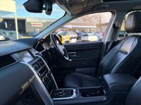 USED 2020 19 LAND ROVER DISCOVERY 3 2.7 TD V6 Station Wagon 5dr Diesel Automatic (5 Seats) (270 g/km, 190 bhp) A STUNNING ADDITION FINISHED IN FACTORY BLACK PAINT+JUST 2 FORMER KEEPERS+7 SEATER+SERVICE HISTORY+DIESEL+AUTOMATIC+ULEZ COMPLIANT+PRIVACY GLASS+FULL LEATHER INTERIOR+FULL PANORAMIC GLASS ROOF+SATELLITE NAVIGATION+PARK ASSIST+CLIMATE CONTROL+19 INCH ALLOY WHEELS+COST NEW &pound;45440 MAKING THIS USED VEHICLE AMAZING VALUE AT OUR LOW PRICE+1 FULL YEARS MOT PRIOR TO COLLECTION+CALL NOW TO ARRANGE A VIEWING+NOT TO BE MISSED!!!!!!!!!!!!!!!!!!!!!!!!!!!!!!!!!!!