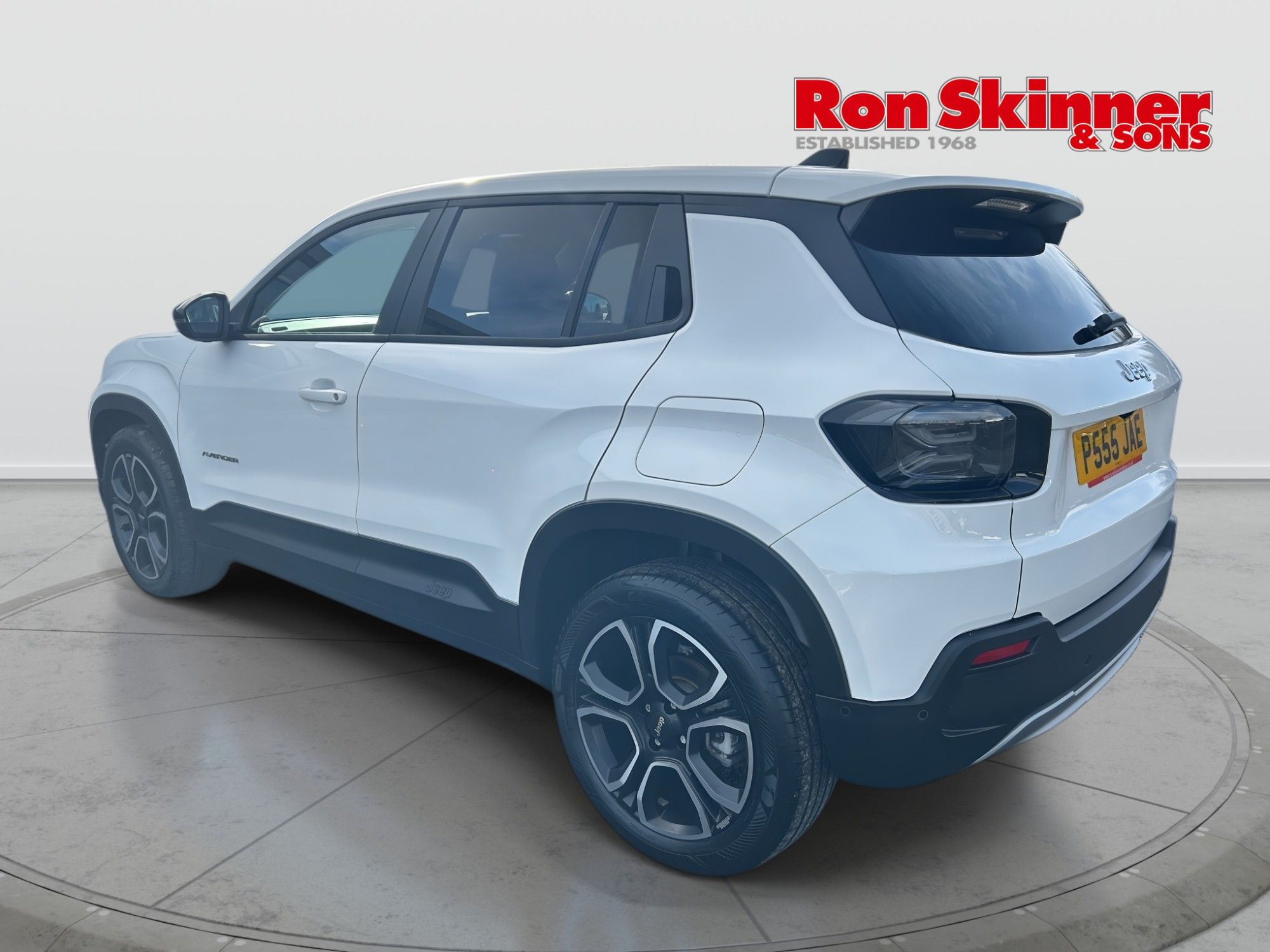 USED 2024 P JEEP Avenger 54kWh Summit SUV 5dr Electric Auto (156 ps) 