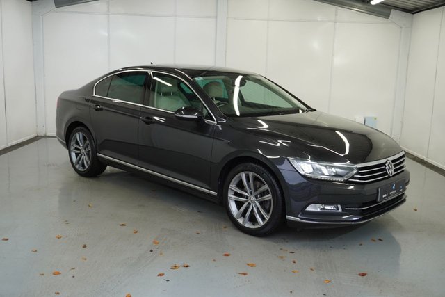 2019 VOLKSWAGEN PASSAT - Photo 2