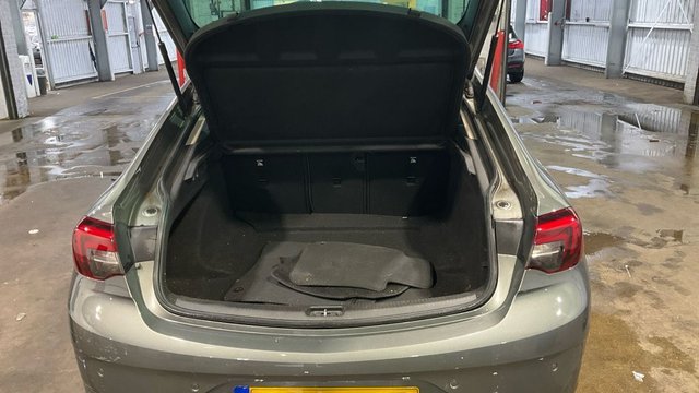 2018 Vauxhall Insignia 1.5L SRI Nav 5dr - Photo 6