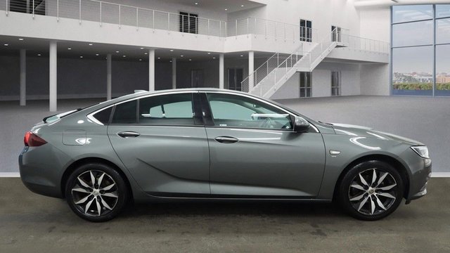 2018 Vauxhall Insignia 1.5L SRI Nav 5dr - Photo 9