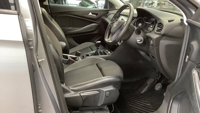 2020 Vauxhall Grandland X 1.2L SRI Nav 5dr - Photo 11