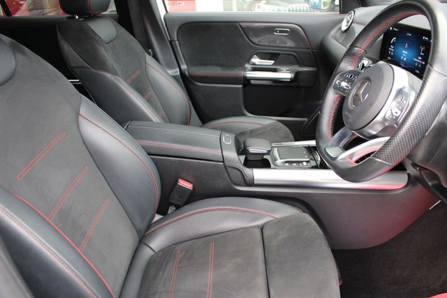 2021 MERCEDES-BENZ GLA 1.3 GLA200 AMG Line (Premium) SUV 5dr Petrol 7G-DCT Euro 6 (s/s) (163 ps) - Photo 10