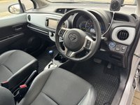 USED 2014 14 TOYOTA YARIS 1.5 VVT-h Trend Hatchback 5dr Petrol Hybrid CVT Euro 5 (101 ps) REAR CAMERA