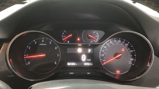 2019 Vauxhall Crossland X 1.2L Elite Nav 5dr - Photo 9