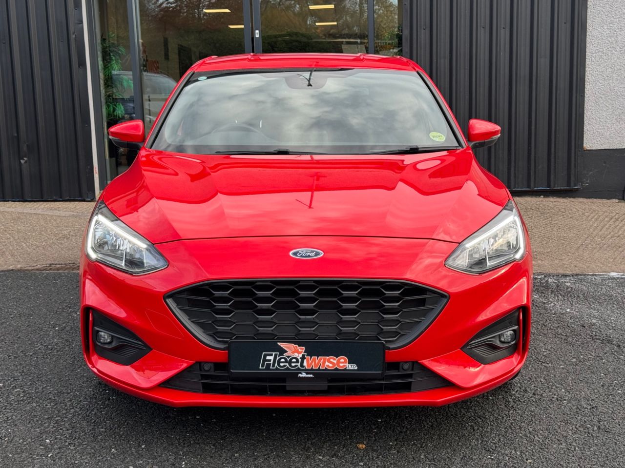 2019 FORD FOCUS 1.0T EcoBoost ST-Line X Hatchback 5dr Petrol Manual Euro 6 (s/s) (125 ps) - vehicle photo 2 for sale on PureCar