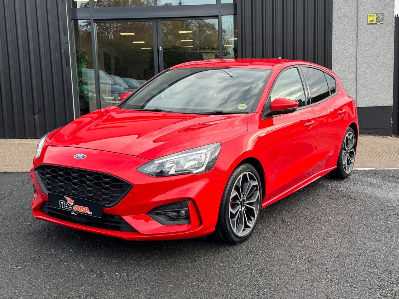 2019 FORD FOCUS 1.0T EcoBoost ST-Line X Hatchback 5dr Petrol Manual Euro 6 (s/s) (125 ps) - vehicle photo 3 for sale on PureCar