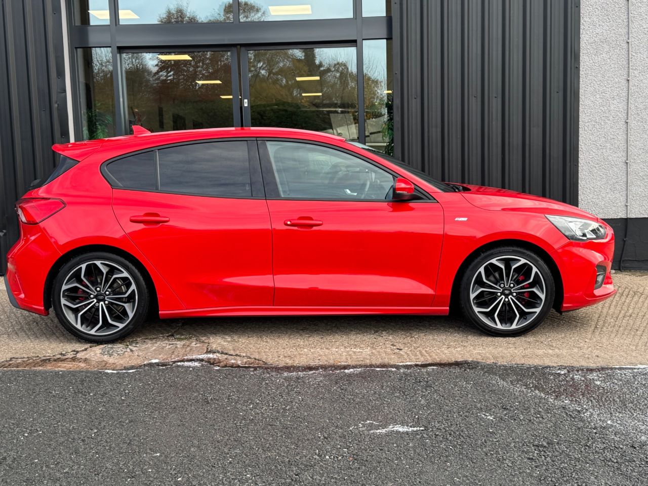 2019 FORD FOCUS 1.0T EcoBoost ST-Line X Hatchback 5dr Petrol Manual Euro 6 (s/s) (125 ps) - vehicle photo 7 for sale on PureCar