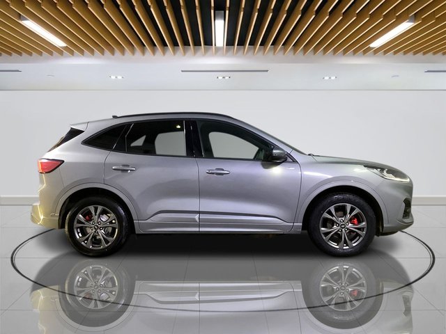 2022 Ford Kuga 2.5L St-Line 5dr - Photo 9