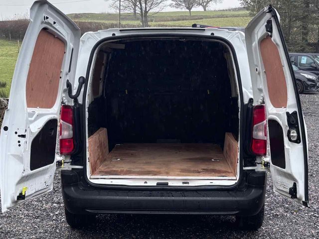 2022 PEUGEOT PARTNER 1.5 BlueHDi 1000 Professional Premium Diesel Manual SWB Euro 6 (100 bhp) - Photo 12