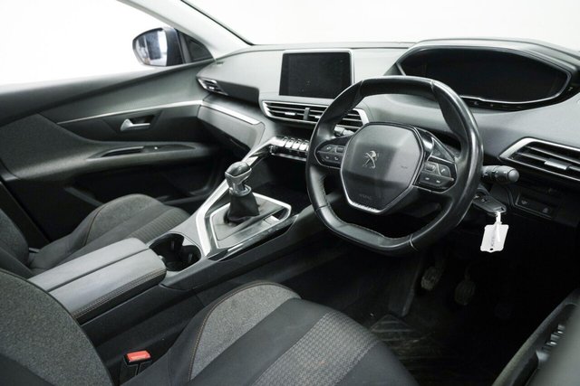 2019 PEUGEOT 5008 1.5 BlueHDi Active Euro 6 (s/s) 5dr - Photo 9