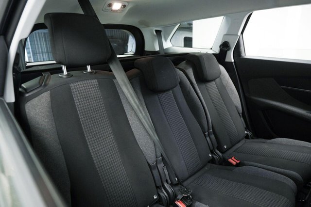 2019 PEUGEOT 5008 1.5 BlueHDi Active Euro 6 (s/s) 5dr - Photo 12