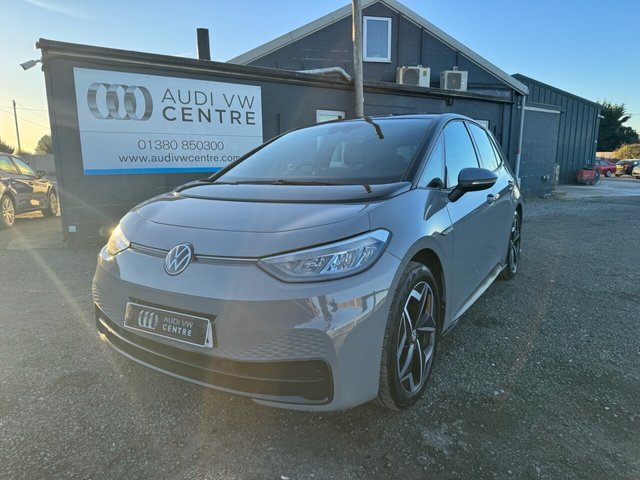 2020 ID.3 PRO PERFORMANCE 58KWH LIFE HATCHBACK 5DR ELECTRIC AUTO 204 PS 2020 28,000... photo