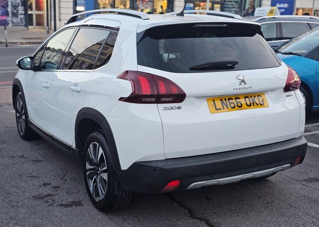 2016 PEUGEOT 2008 - Photo 6