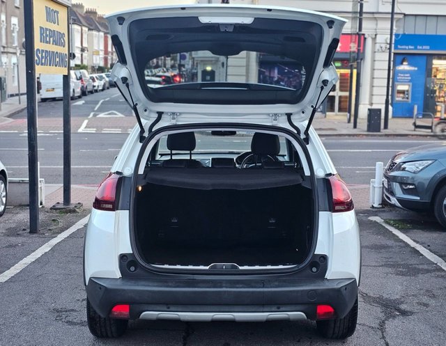 2016 PEUGEOT 2008 - Photo 9