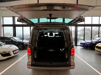 USED 2017 67 VOLKSWAGEN TRANSPORTER 2.0 TDI T32 BlueMotion Tech Highline Kombi Double Cab 5dr Diesel Manual FWD SWB Euro 6 (s/s) (150 ps) 