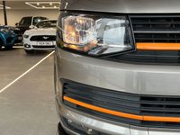 USED 2017 67 VOLKSWAGEN TRANSPORTER 2.0 TDI T32 BlueMotion Tech Highline Kombi Double Cab 5dr Diesel Manual FWD SWB Euro 6 (s/s) (150 ps) 