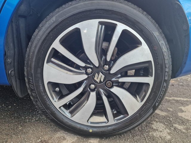 2018 SUZUKI SWIFT - Photo 5