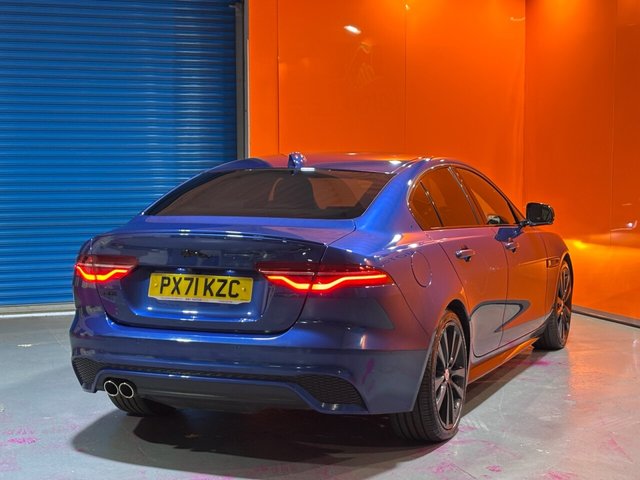 2021 JAGUAR XE 2.0 D200 MHEV R-Dynamic Black Saloon 4dr Diesel Auto Euro 6 (s/s) (204 ps) 19" Gloss Black Alloys. Camera - Photo 7