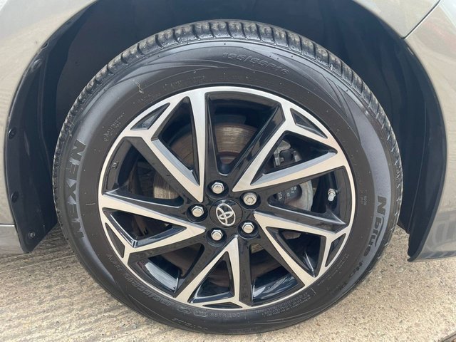 2021 TOYOTA YARIS 2021 1.5 VVT-h Design Hatchback 5dr Petrol Hybrid E-CVT Euro 6 (s/s) (116 ps) - Photo 11