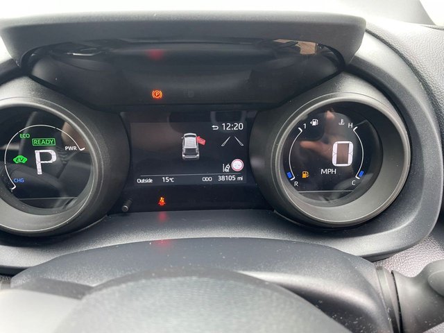 2021 TOYOTA YARIS 2021 1.5 VVT-h Design Hatchback 5dr Petrol Hybrid E-CVT Euro 6 (s/s) (116 ps) - Photo 7