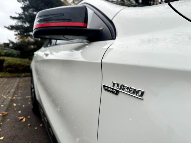 2015 MERCEDES-BENZ GLA 2.0 GLA45 AMG SUV 5dr Petrol SpdS DCT 4MATIC Euro 6 (s/s) (360 ps) - Photo 8