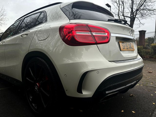 2015 MERCEDES-BENZ GLA 2.0 GLA45 AMG SUV 5dr Petrol SpdS DCT 4MATIC Euro 6 (s/s) (360 ps) - Photo 3