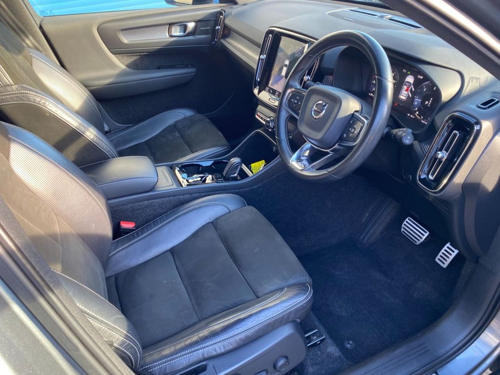 USED 2018 18 VOLVO XC40 2.0 D4 First Edition SUV 5dr Diesel Auto AWD Euro 6 (s/s) (190 ps) TOP SPECIFICATION FIRST XC40