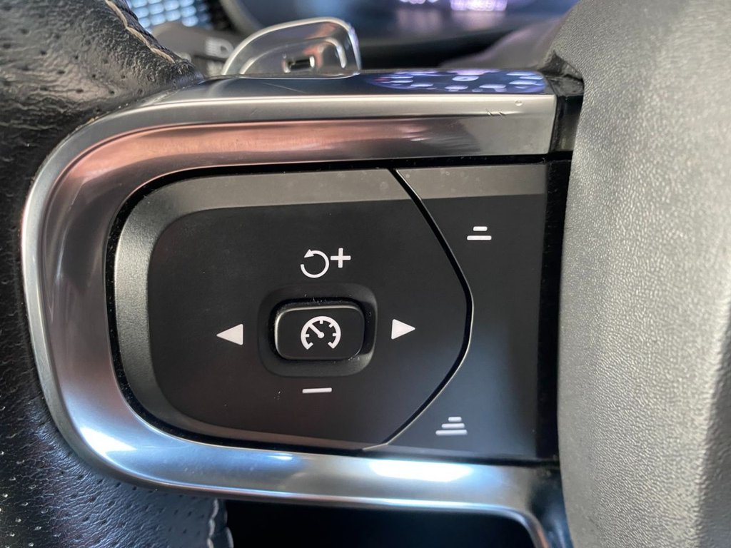 USED 2018 18 VOLVO XC40 2.0 D4 First Edition SUV 5dr Diesel Auto AWD Euro 6 (s/s) (190 ps) TOP SPECIFICATION FIRST XC40