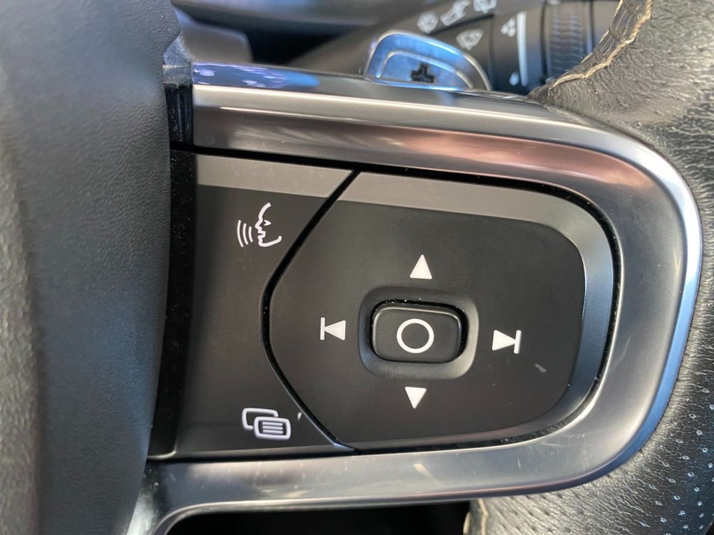 USED 2018 18 VOLVO XC40 2.0 D4 First Edition SUV 5dr Diesel Auto AWD Euro 6 (s/s) (190 ps) TOP SPECIFICATION FIRST XC40
