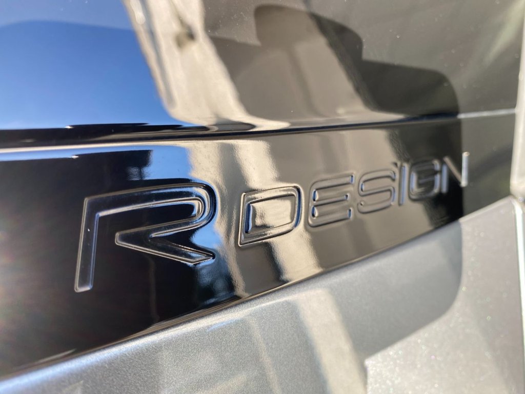 USED 2018 18 VOLVO XC40 2.0 D4 First Edition SUV 5dr Diesel Auto AWD Euro 6 (s/s) (190 ps) TOP SPECIFICATION FIRST XC40