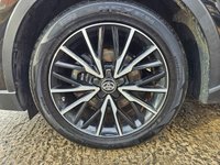 USED 2017 17 TOYOTA C-HR 1.8 VVT-h Excel SUV 5dr Petrol Hybrid CVT Euro 6 (s/s) (122 ps) 