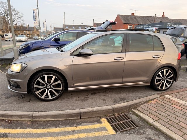 2016 Volkswagen Golf 1.4L R-Line Edition 5dr - Photo 5