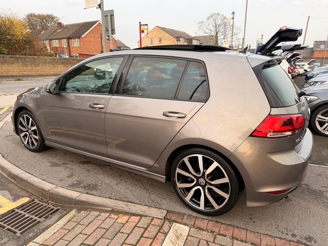 2016 Volkswagen Golf 1.4L R-Line Edition 5dr - Photo 6