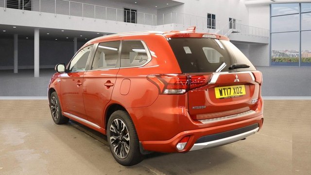 2017 Mitsubishi Outlander 2L 4h 5dr - Photo 3