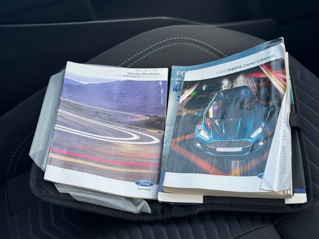 2015 Ford Fiesta 1L Zetec 3dr - Photo 9