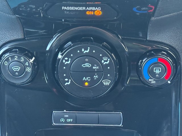 2015 Ford Fiesta 1L Zetec 3dr - Photo 11