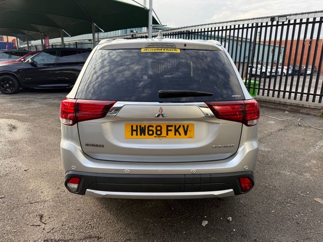 2018 MITSUBISHI OUTLANDER 2.2 DI-D 3 SUV 5dr Diesel Manual 4WD Euro 6 (s/s) (147 ps) - Photo 6