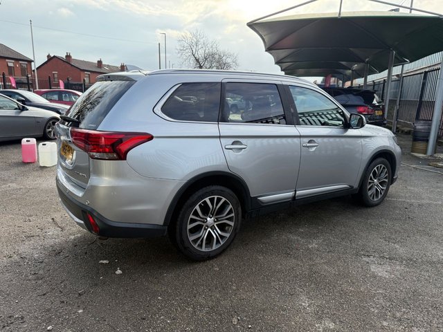 2018 MITSUBISHI OUTLANDER 2.2 DI-D 3 SUV 5dr Diesel Manual 4WD Euro 6 (s/s) (147 ps) - Photo 5