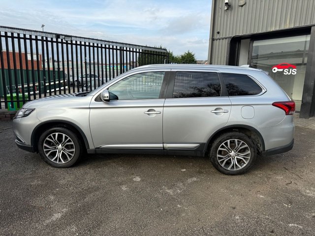 2018 MITSUBISHI OUTLANDER 2.2 DI-D 3 SUV 5dr Diesel Manual 4WD Euro 6 (s/s) (147 ps) - Photo 8