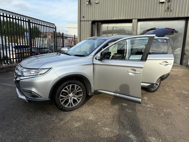 2018 MITSUBISHI OUTLANDER 2.2 DI-D 3 SUV 5dr Diesel Manual 4WD Euro 6 (s/s) (147 ps) - Photo 9