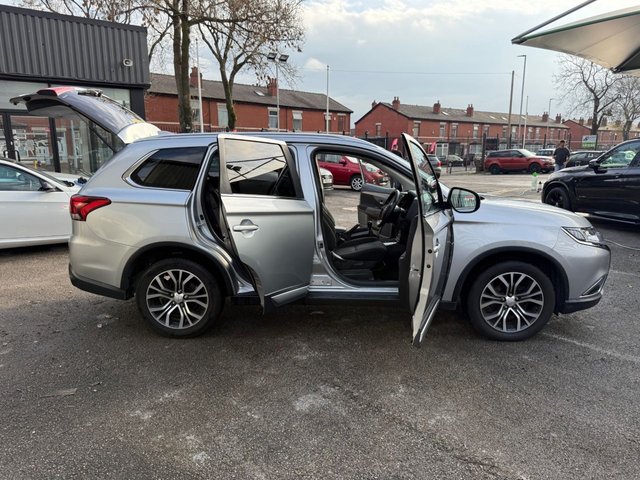 2018 MITSUBISHI OUTLANDER 2.2 DI-D 3 SUV 5dr Diesel Manual 4WD Euro 6 (s/s) (147 ps) - Photo 12