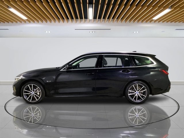 2021 BMW 3 Series 2L Sport Pro 5dr - Photo 4